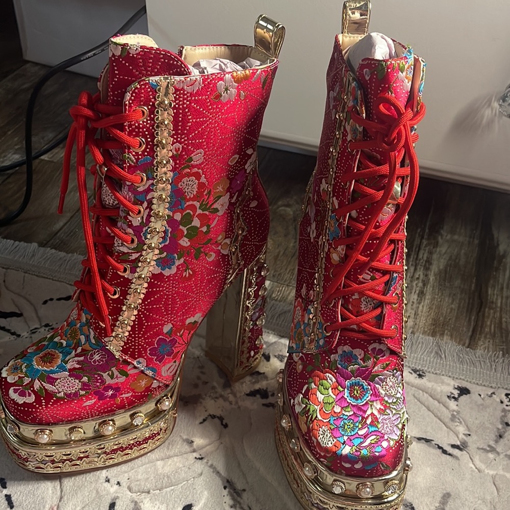 Azalea wang boots